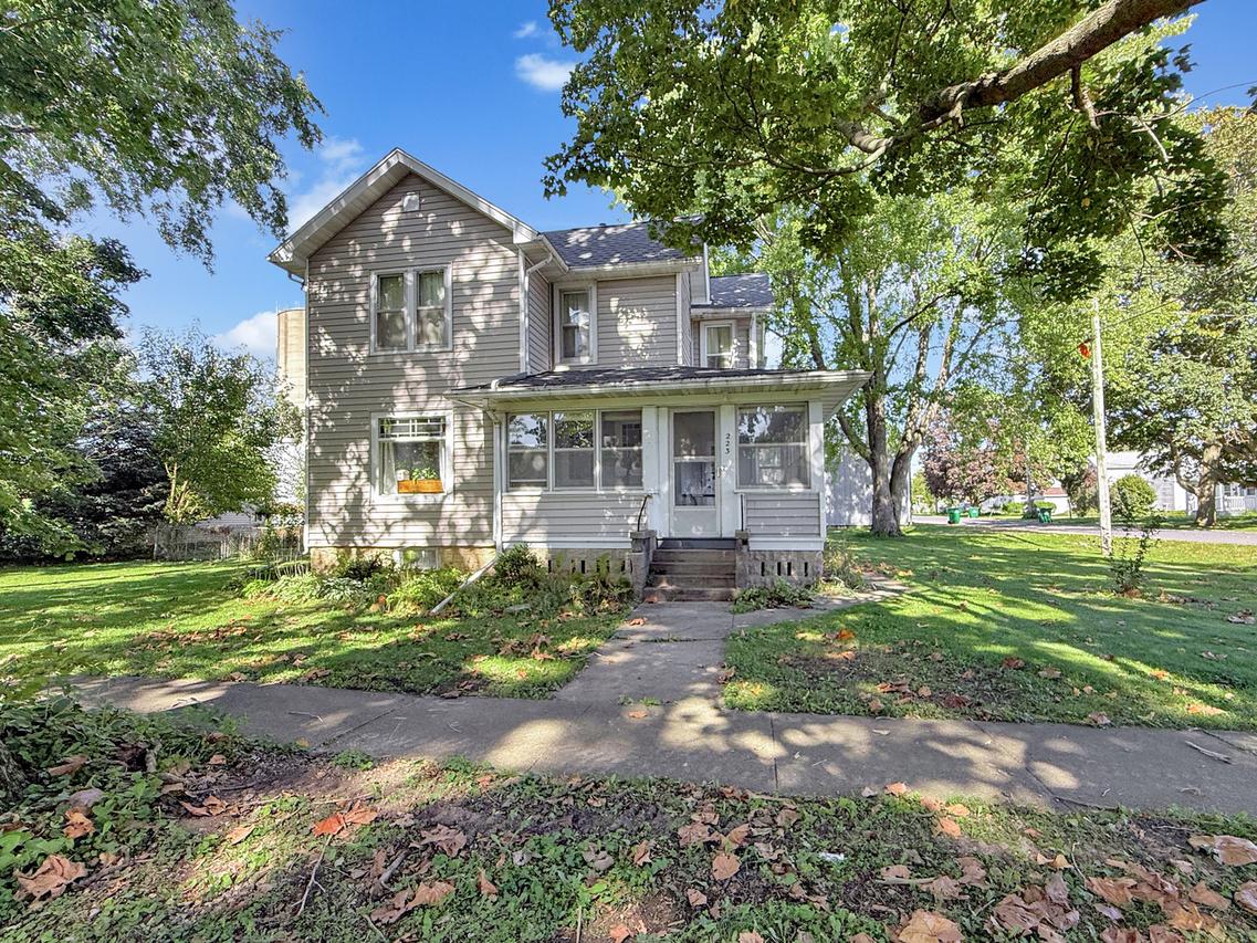 223 E Franklin St., Franklin Grove, IL 61031