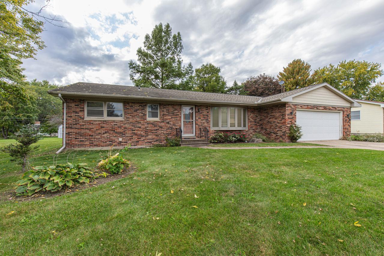 2102 Cedar Ave., Mendota, IL 61342
