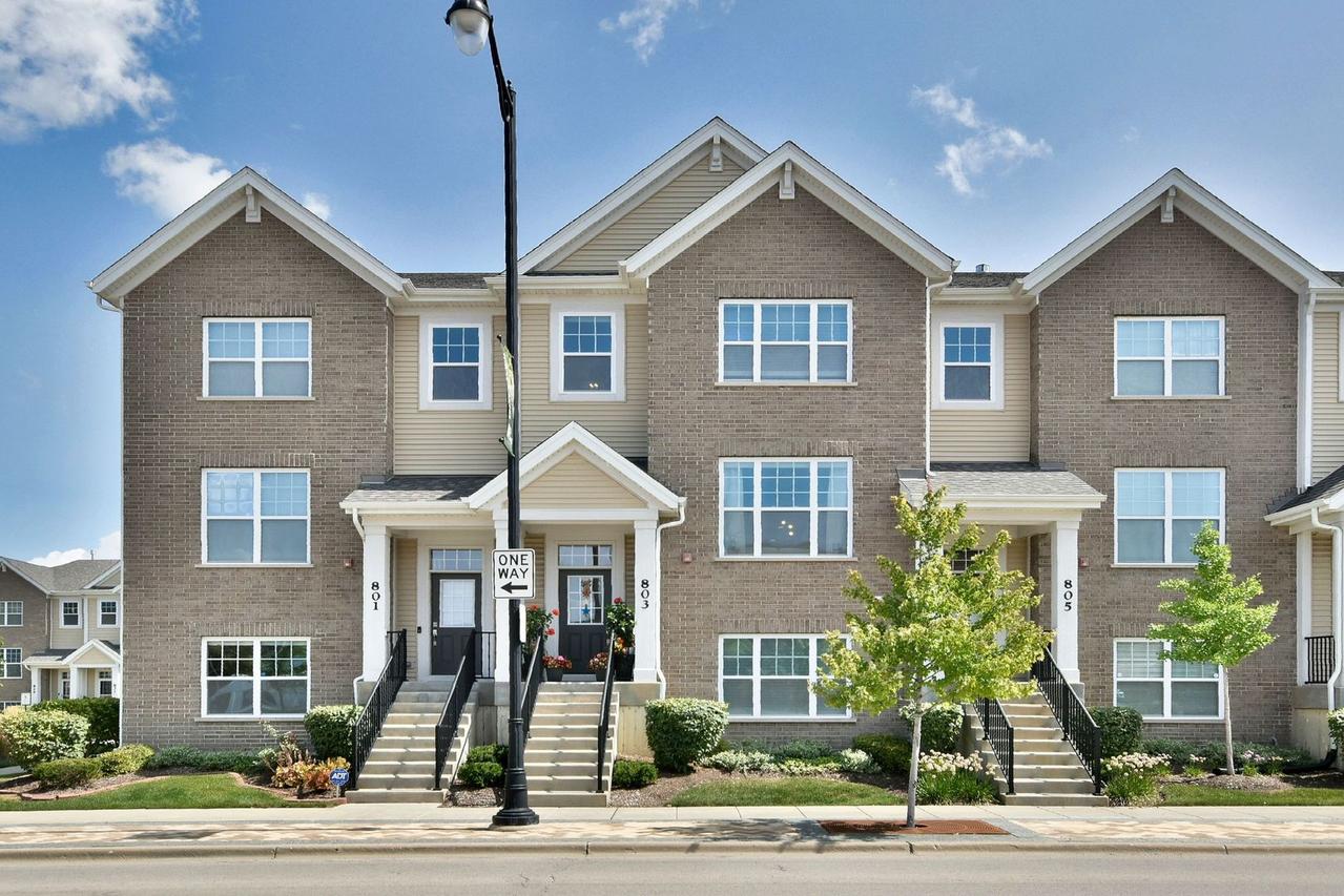 803 Lee St., Des Plaines, IL 60016