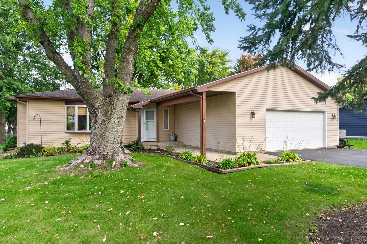 46W618 Granart Rd., Big Rock, IL 60511