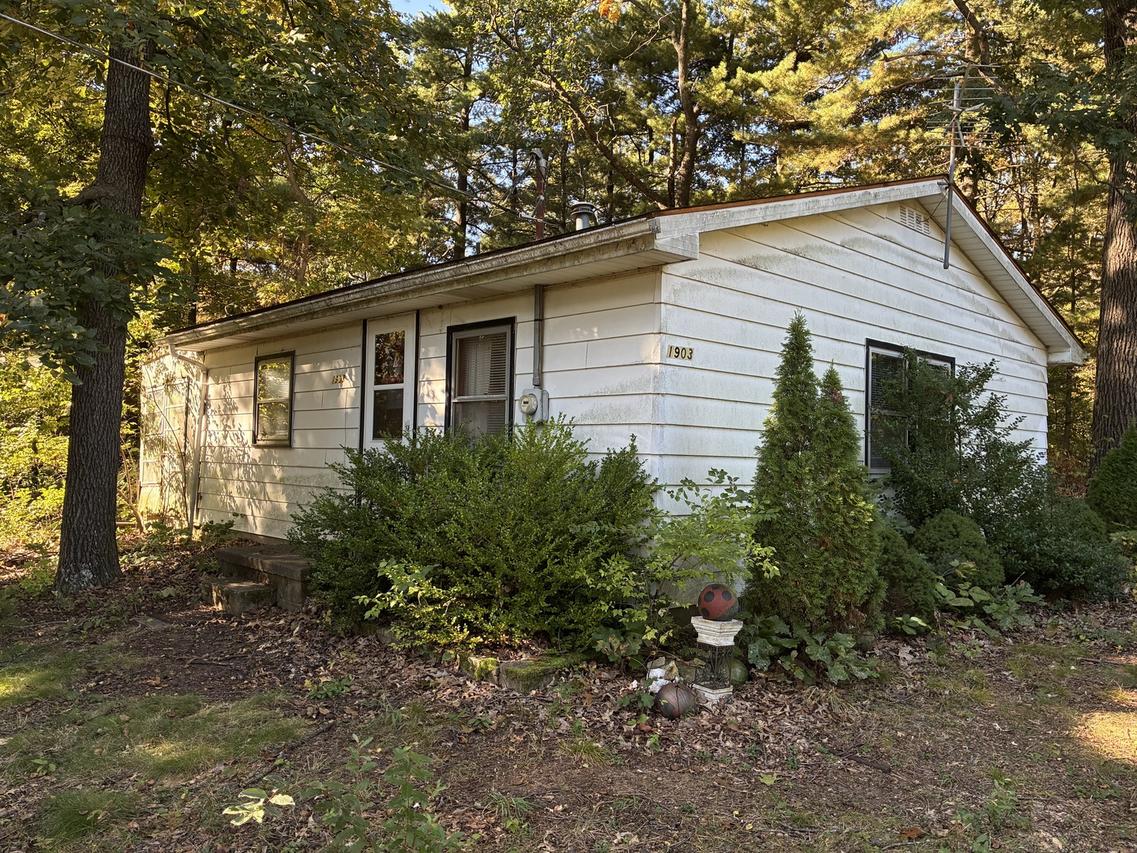 1903 Hickory Ln., Manito, IL 61546