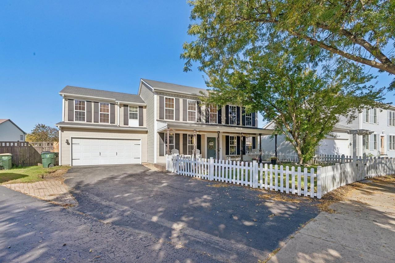 123 Eisenhower Dr., Oswego, IL 60543