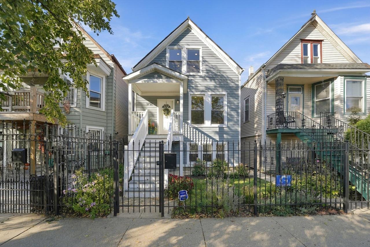 3732 W Mclean Ave., Chicago, IL 60647