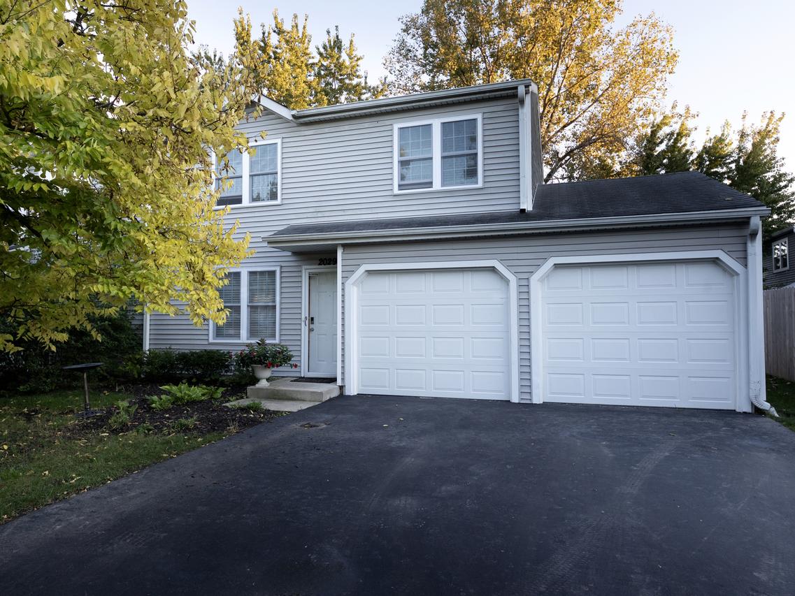 2029 Westview Ln., Round Lake Beach, IL 60073