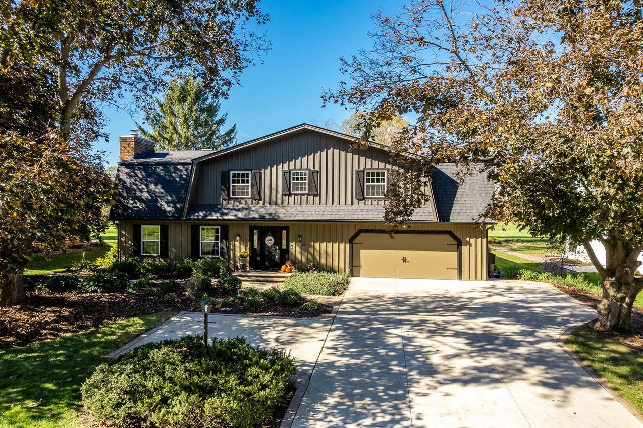 1158 Roxbury Rd., Rockford, IL 61107