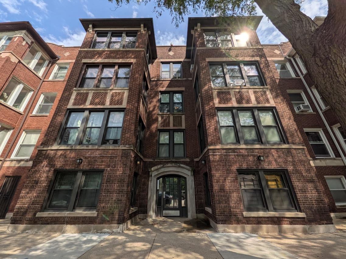 644 E 51st St. #2W, Chicago, IL 60615