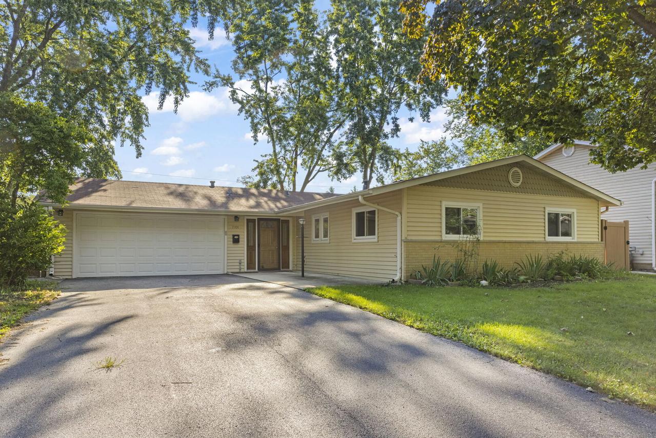 7101 Edgebrook Ln., Hanover Park, IL 60133