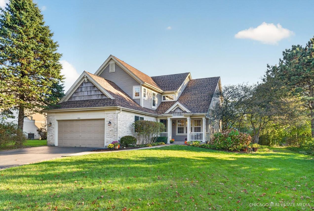 654 Seybrooke Ln., Crystal Lake, IL 60012