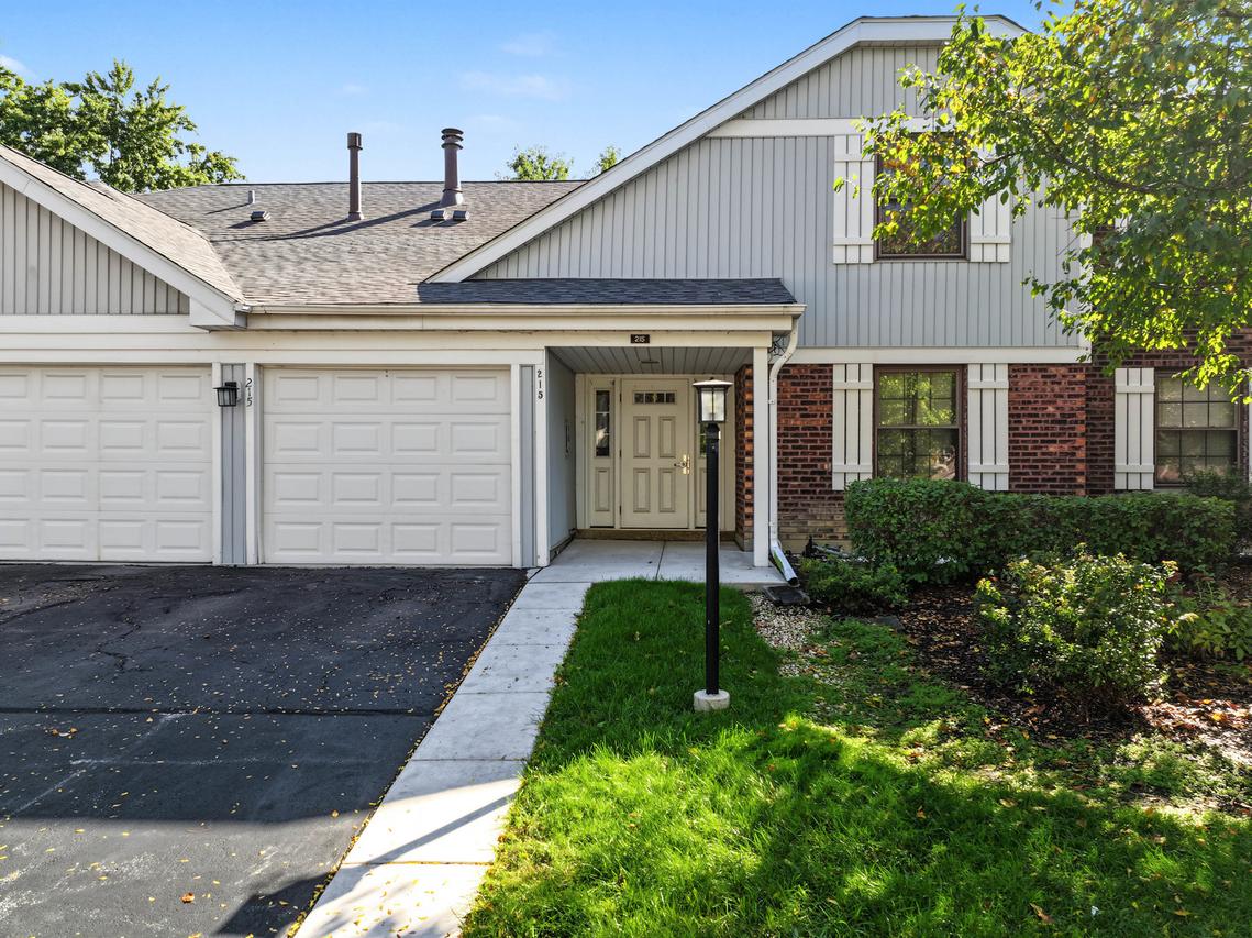 215 Brookston Dr. #B2, Schaumburg, IL 60193