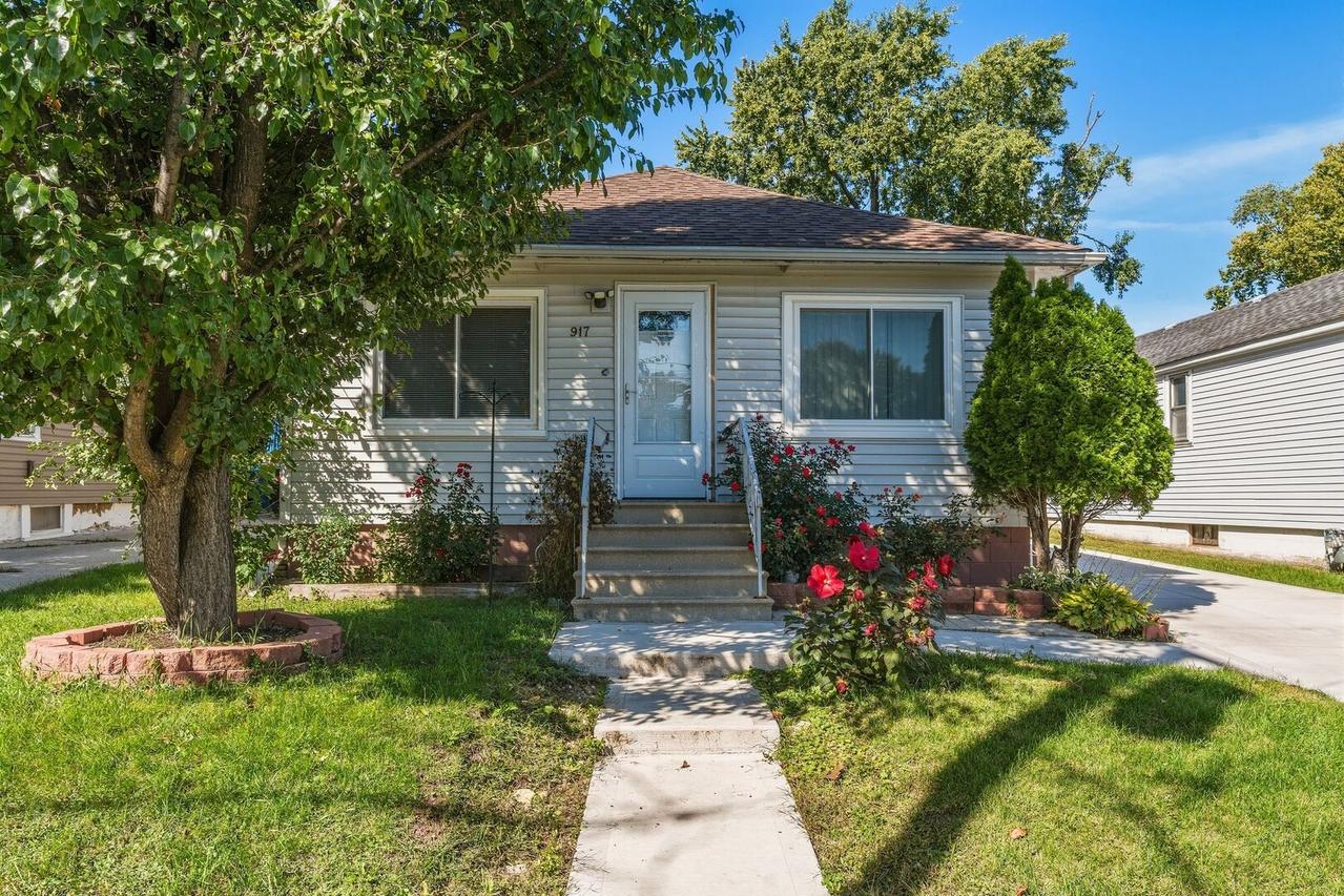 917 Mason Ave., Aurora, IL 60506