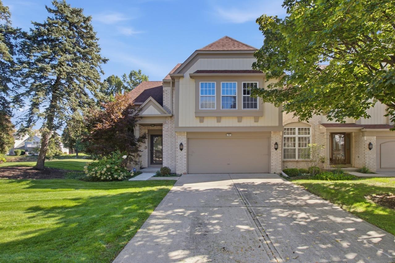 192 W Fox Hill Dr., Buffalo Grove, IL 60089
