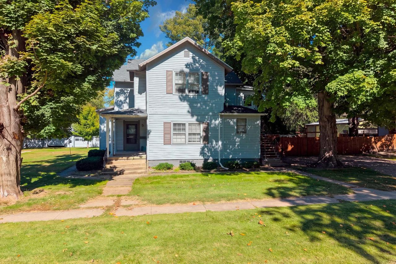 436 E Cherry St., Watseka, IL 60970