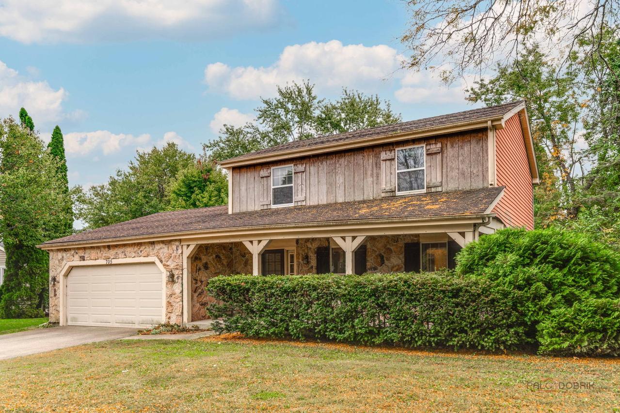 705 Royal Glen Dr., Cary, IL 60013