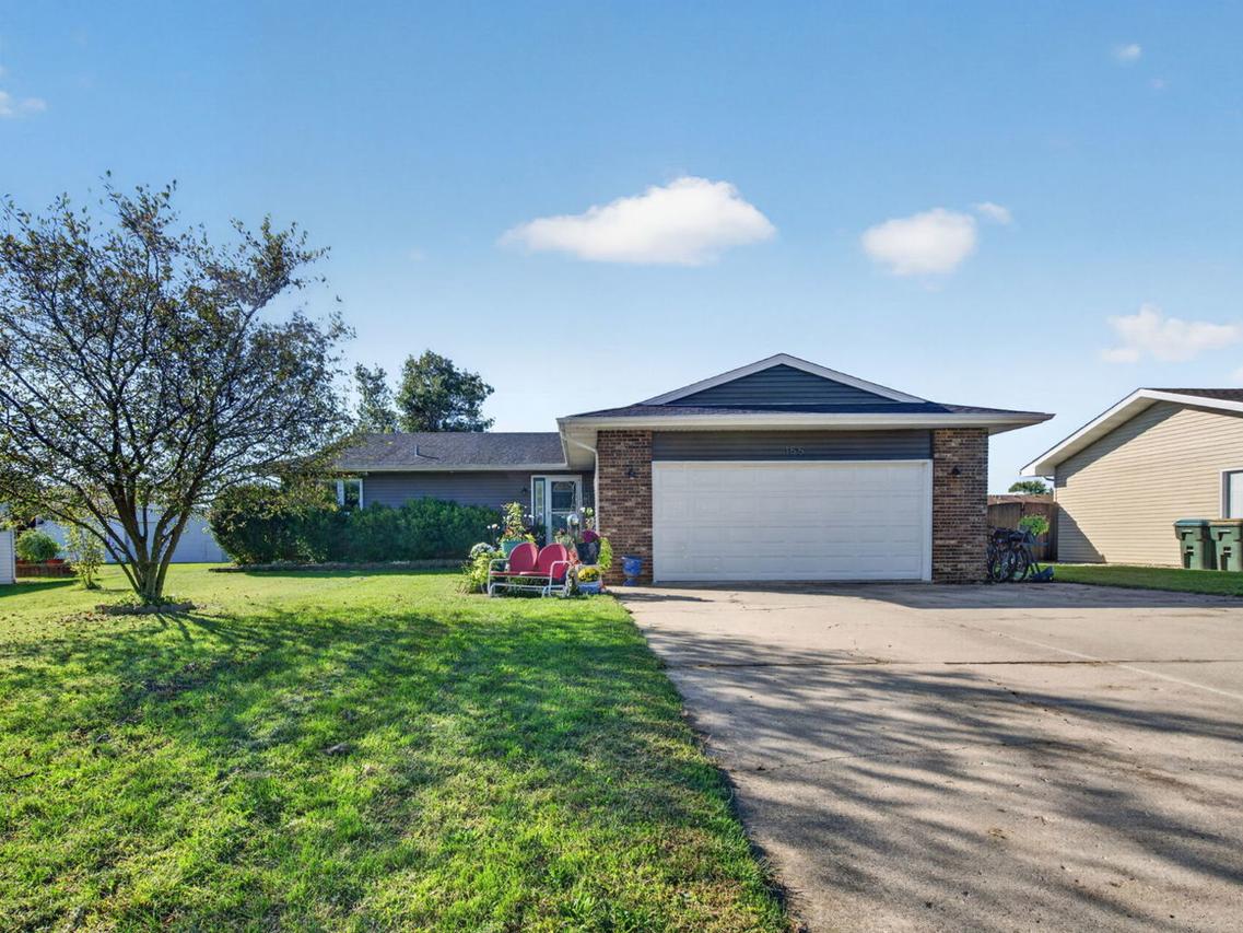 155 W Fox St., Coal City, IL 60416