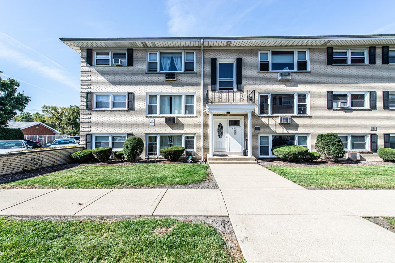 4931 N East River Rd. #3A, Norridge, IL 60706