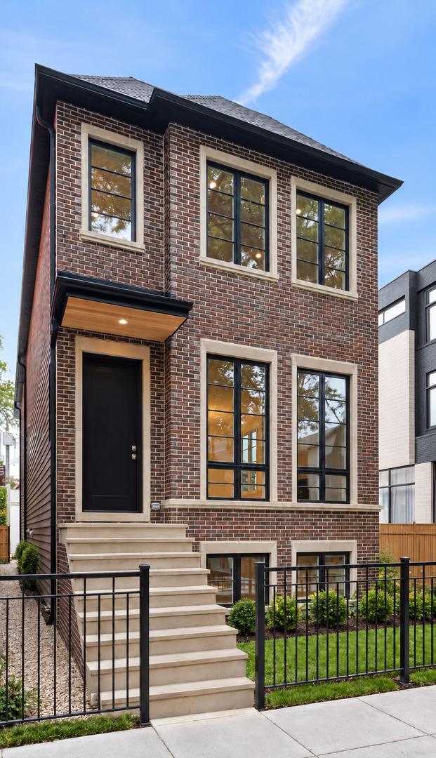 2238 N Wayne Ave., Chicago, IL 60614
