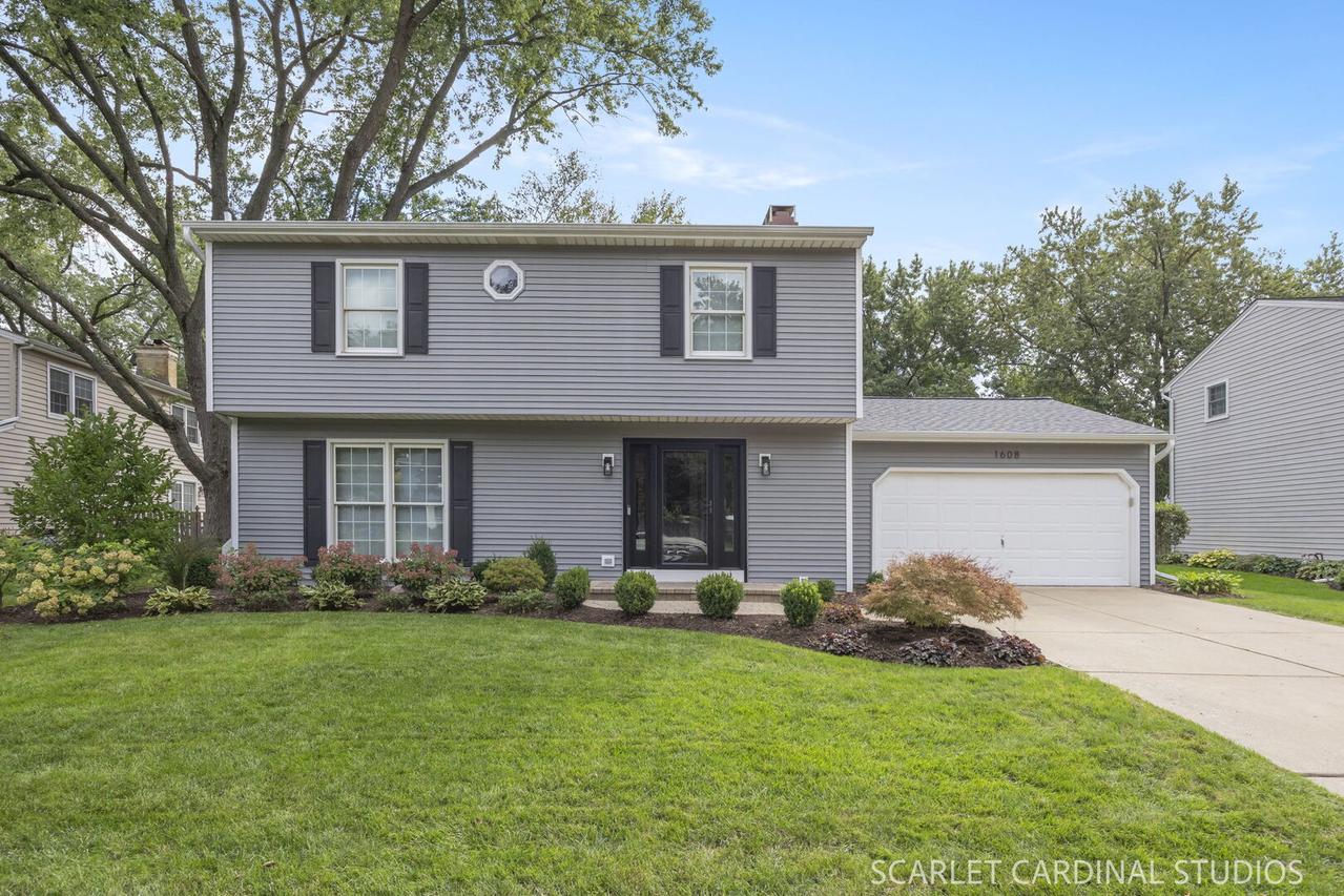 1608 Clyde Dr., Naperville, IL 60565