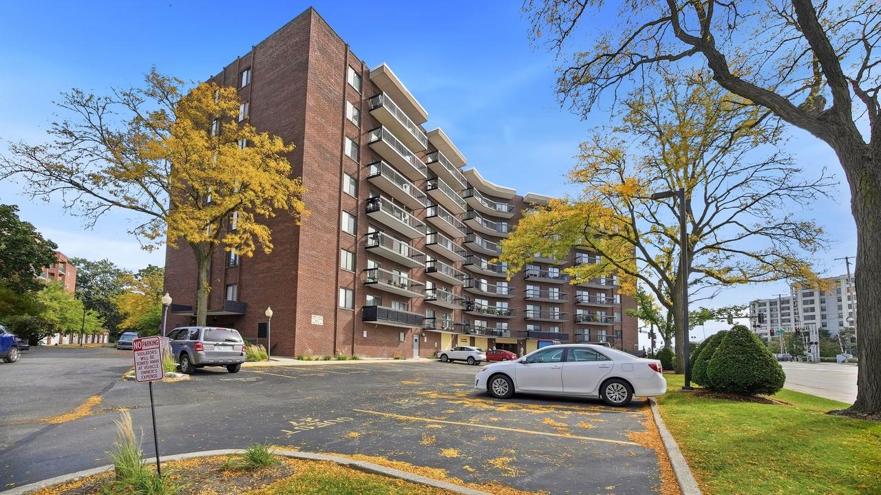 711 S River Rd. #603, Des Plaines, IL 60016