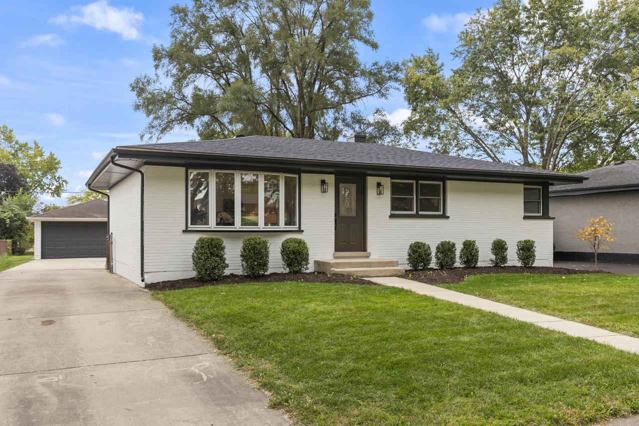 667 W Saint Aubin Dr., Addison, IL 60101
