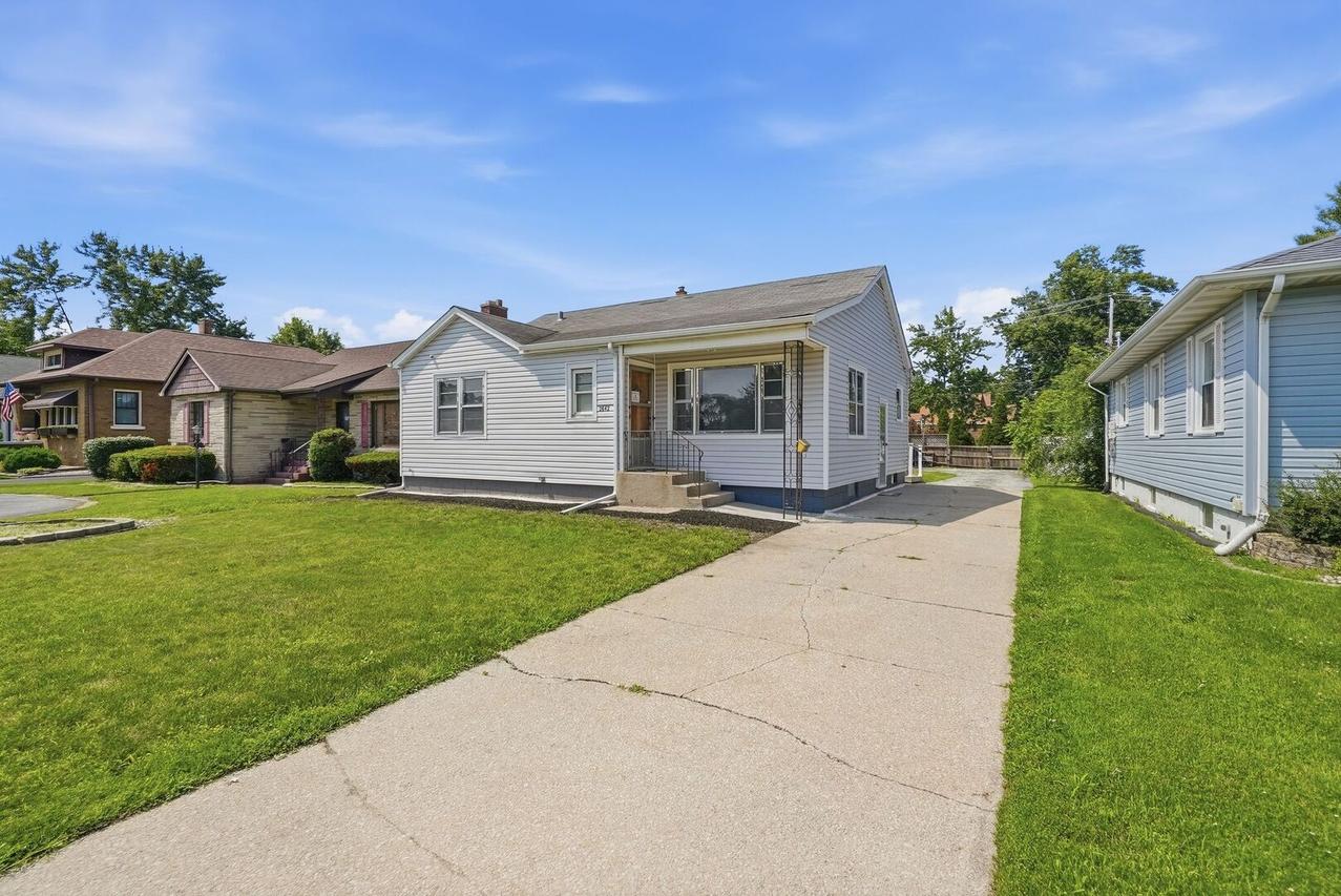 2642 Ridge Rd., Lansing, IL 60438