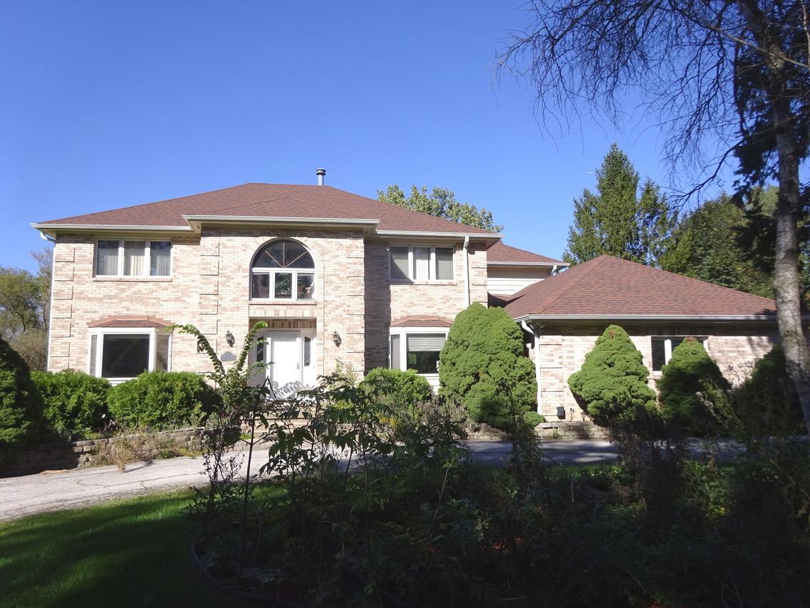 180 Wood St., Inverness, IL 60010