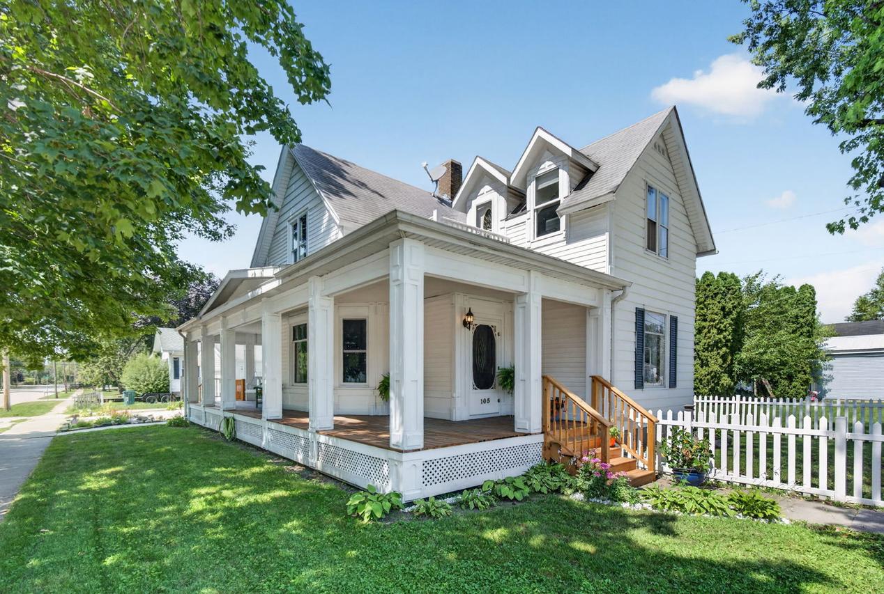 105 N Main St, Seneca, IL 61360