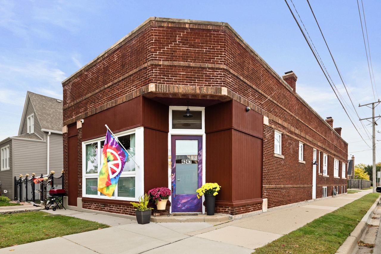 4247 Grove Ave., Brookfield, IL 60513
