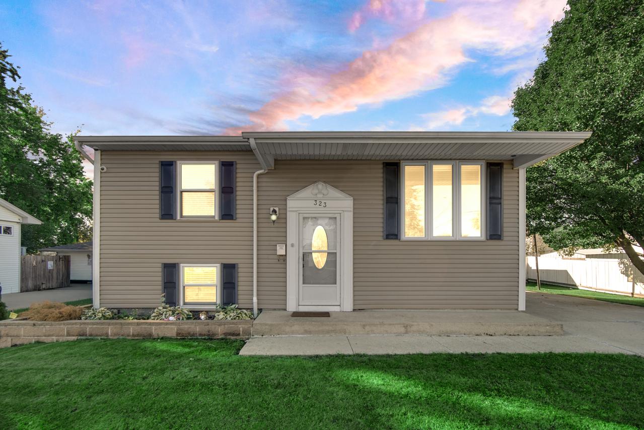 323 Karen Ave., Romeoville, IL 60446