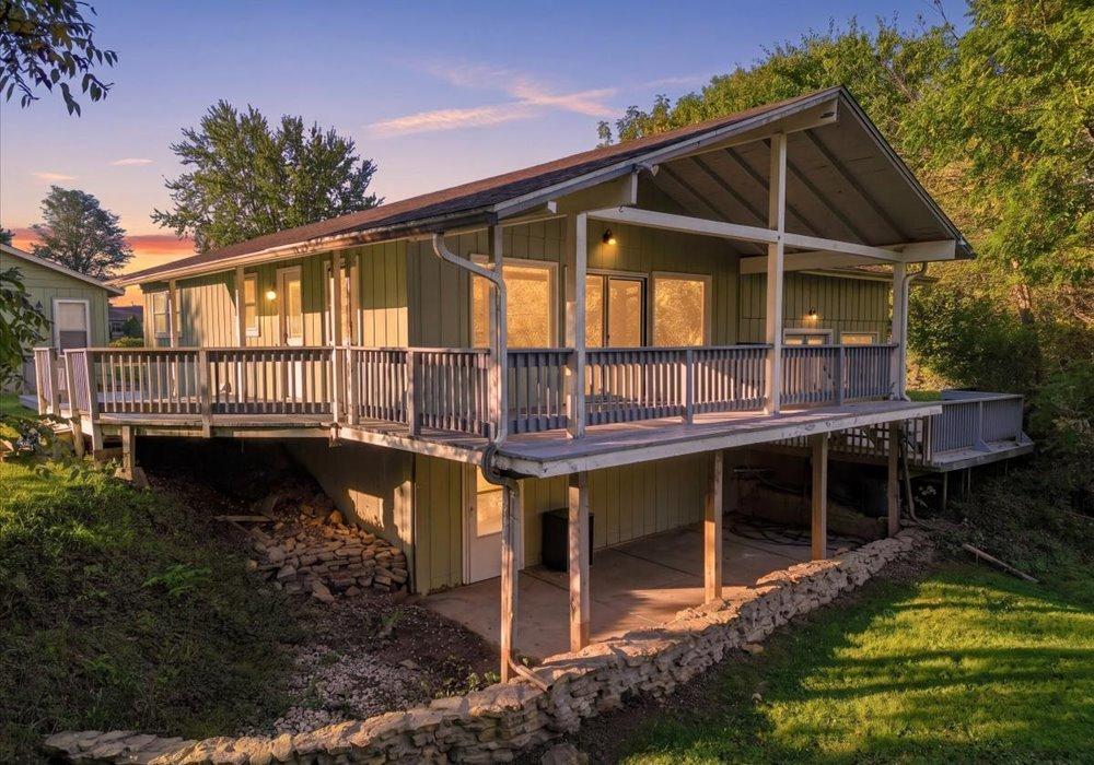 7276 E Oak Dr., Stillman Valley, IL 61084