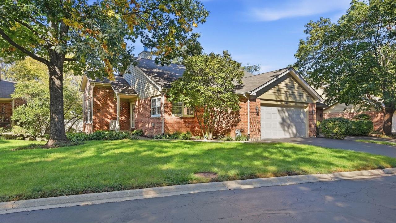 576 Shagbark Dr., Elgin, IL 60123