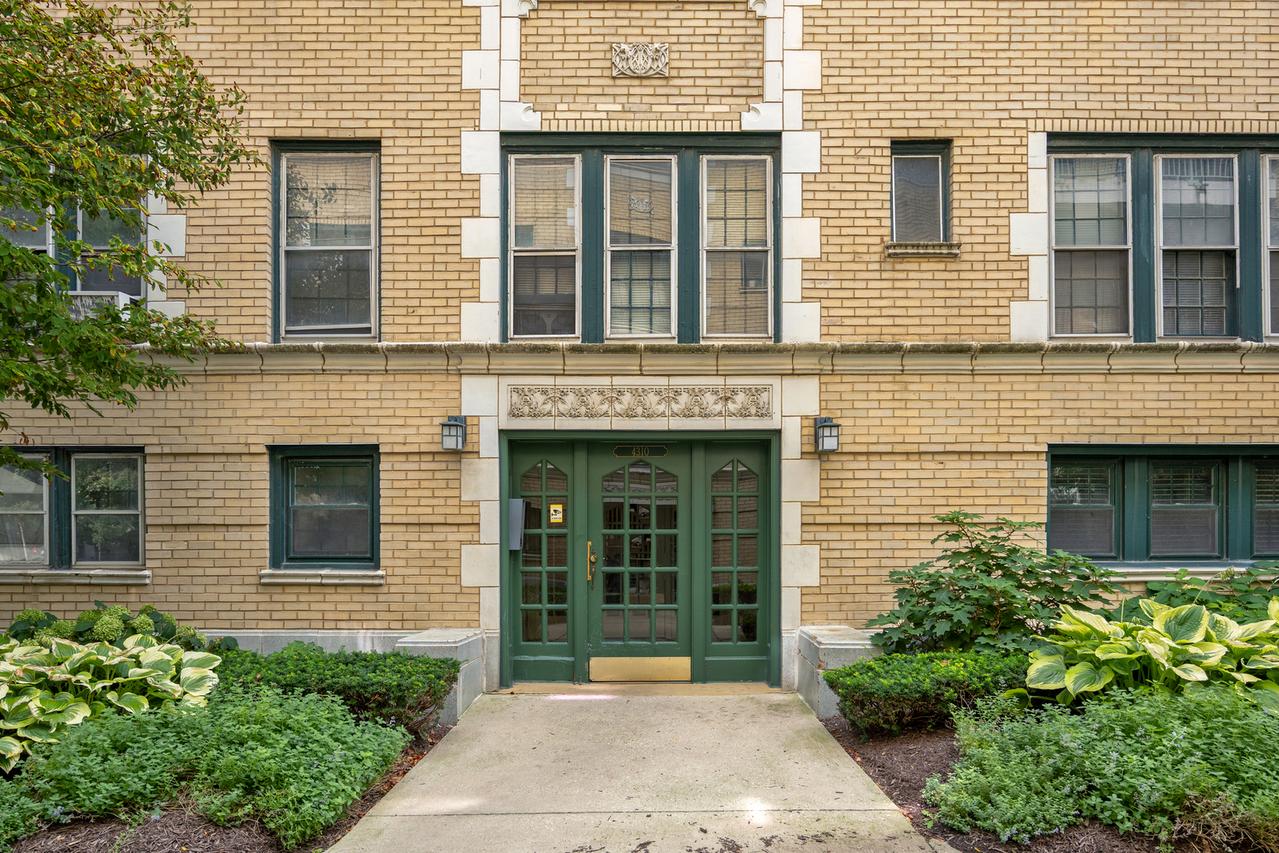 4310 N Clarendon Ave. #1021, Chicago, IL 60613