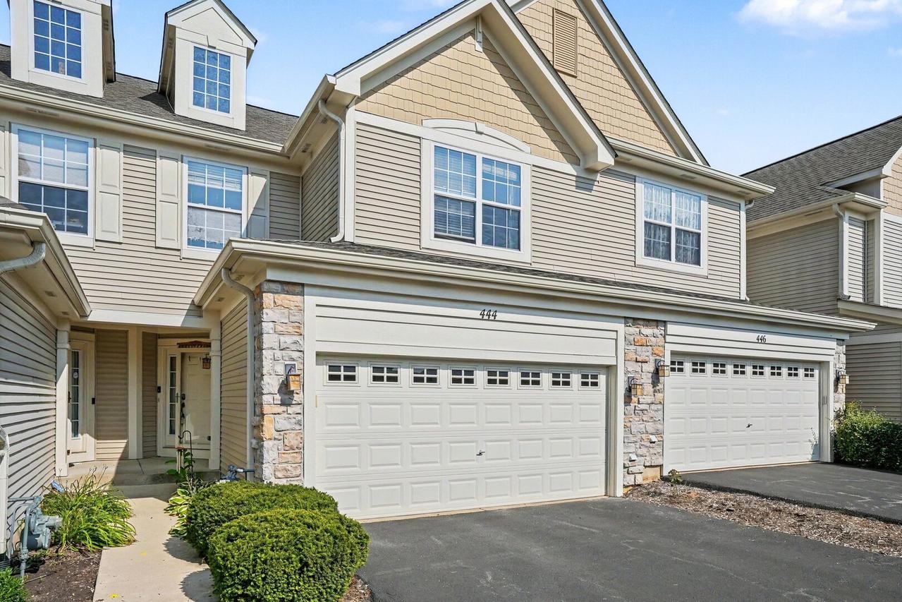 444 Vaughn Cir., Aurora, IL 60502