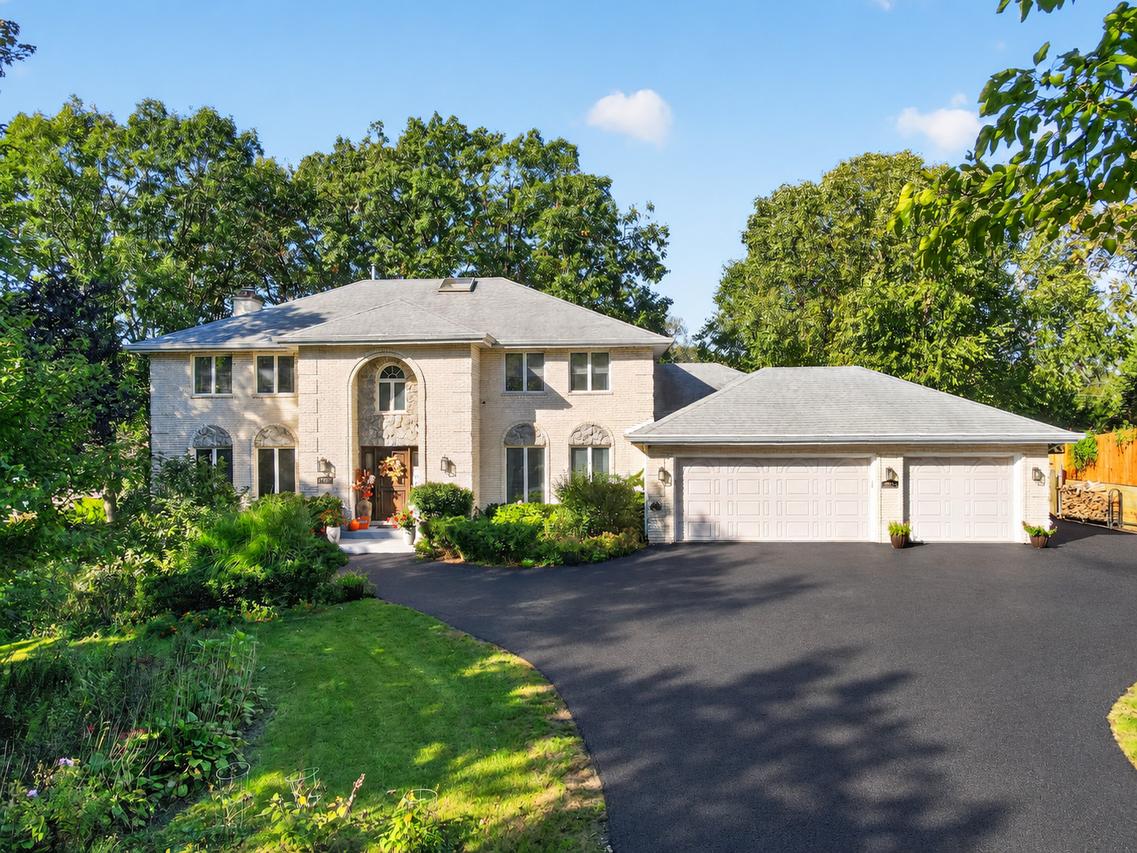 9240 S 83rd Ave., Hickory Hills, IL 60457