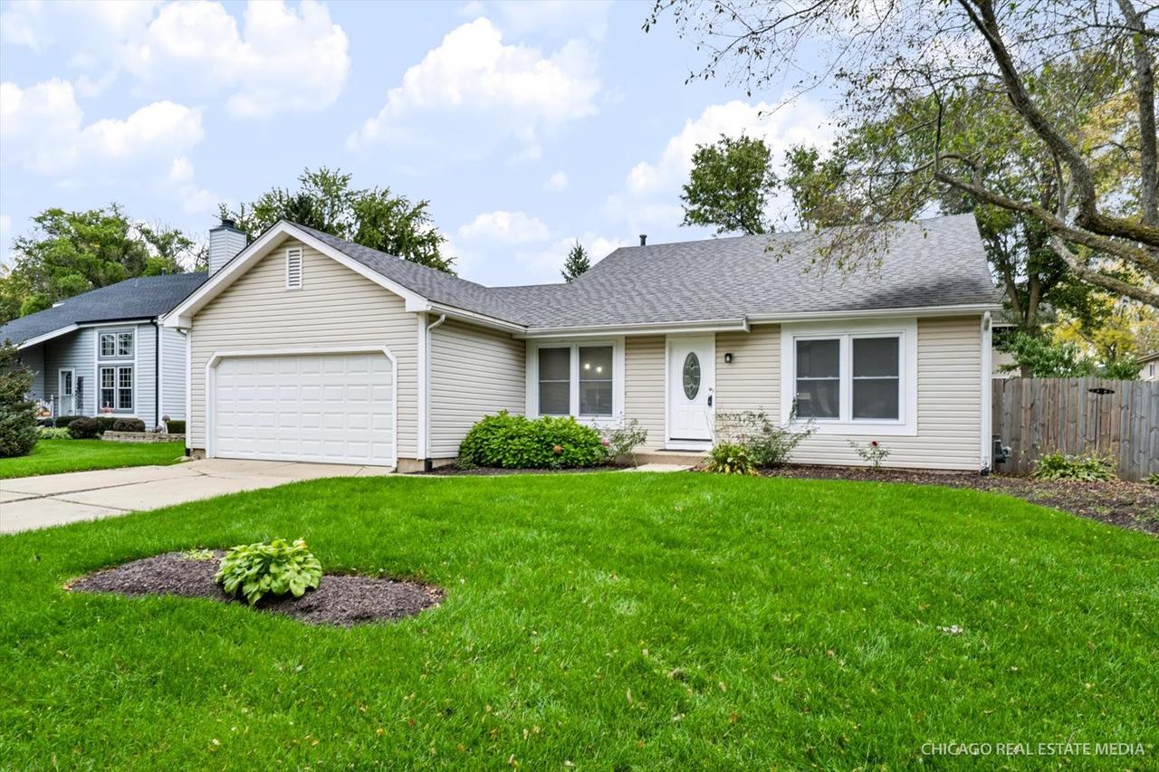 985 Ridgewood Ln., Crystal Lake, IL 60014