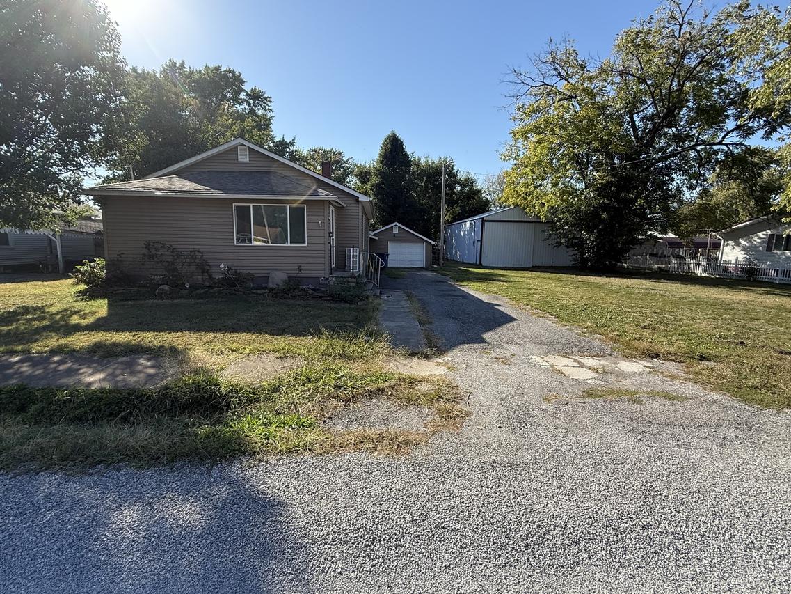 905 Glendale St., Benton, IL 62812
