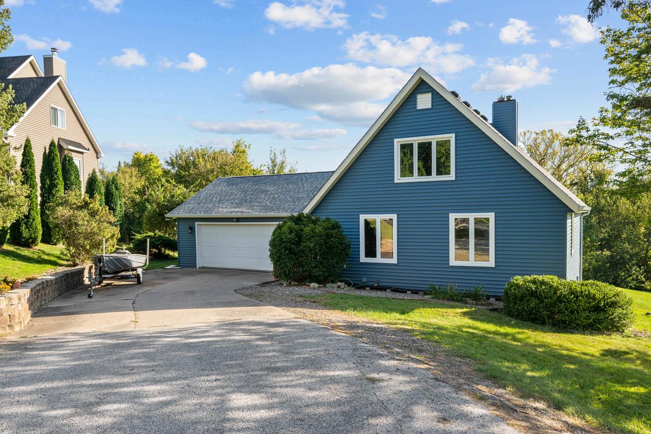 119 Glen View Dr., Sherrard, IL 61281