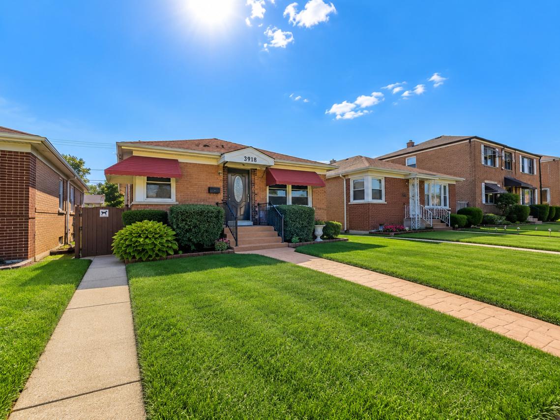 3918 Madison St., Bellwood, IL 60104