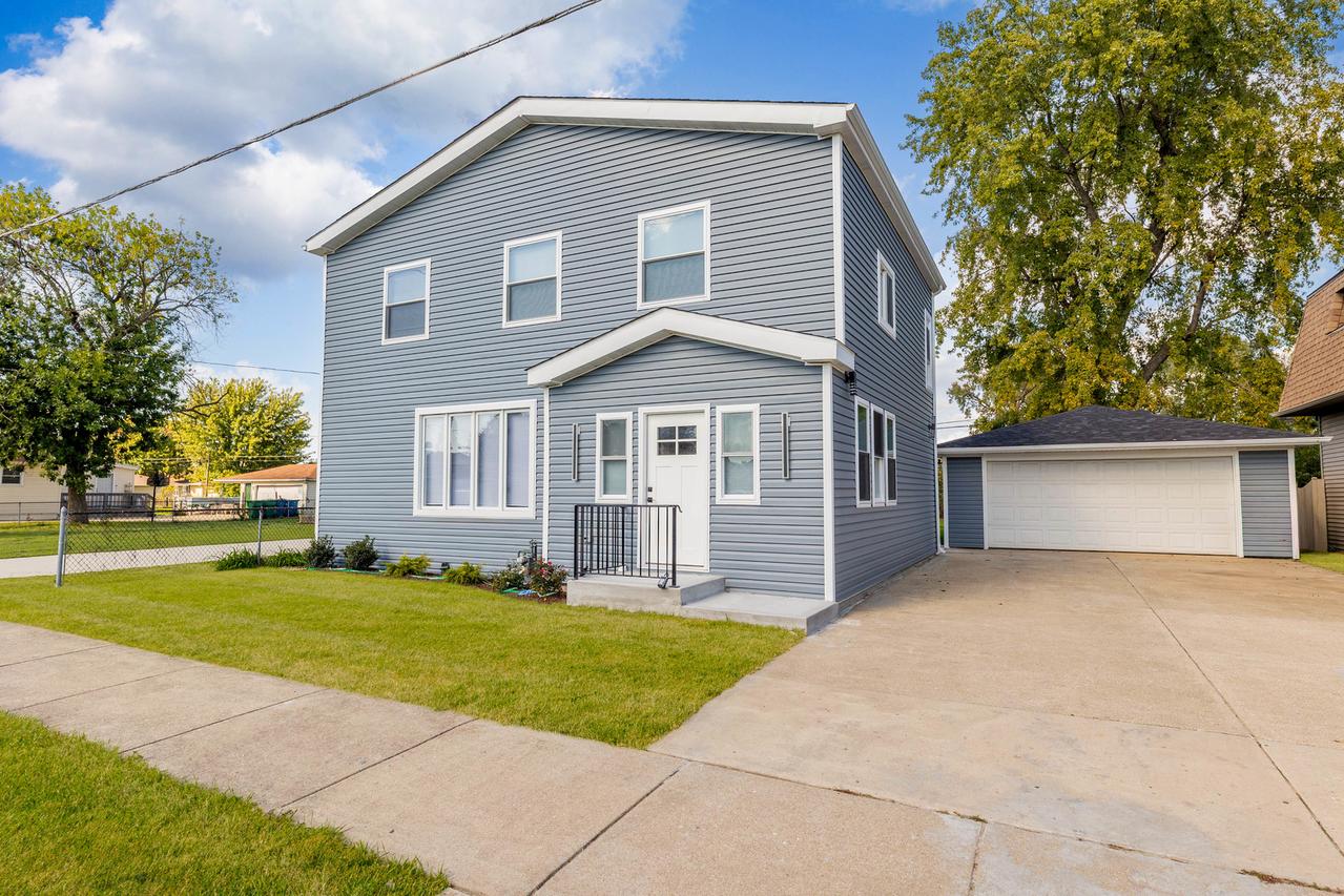 5708 W 84th Pl., Burbank, IL 60459