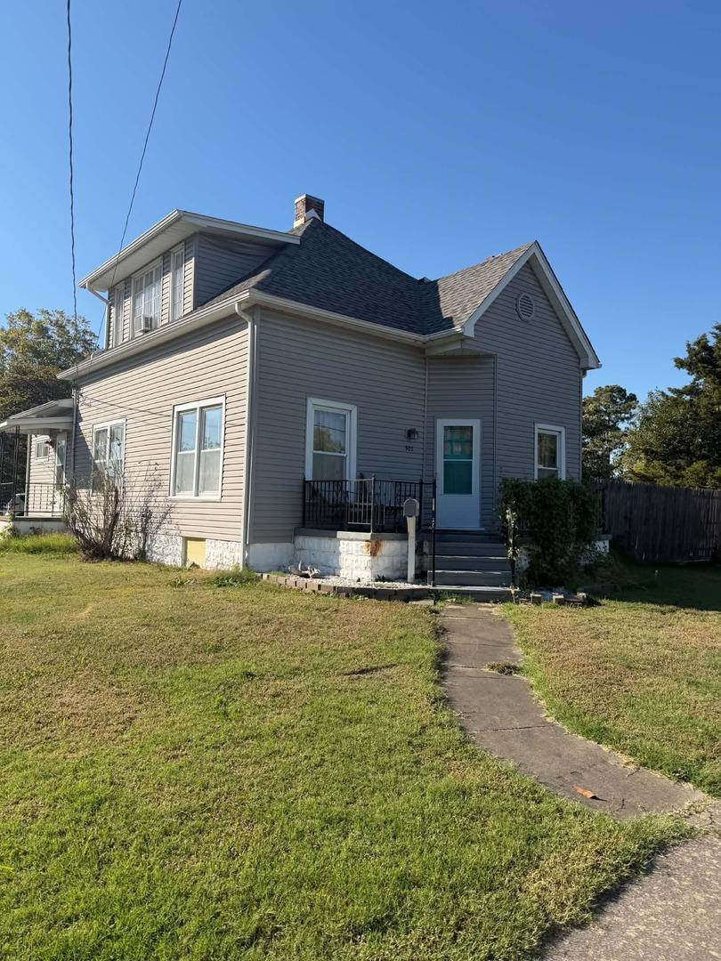 301 N State St., Christopher, IL 62822