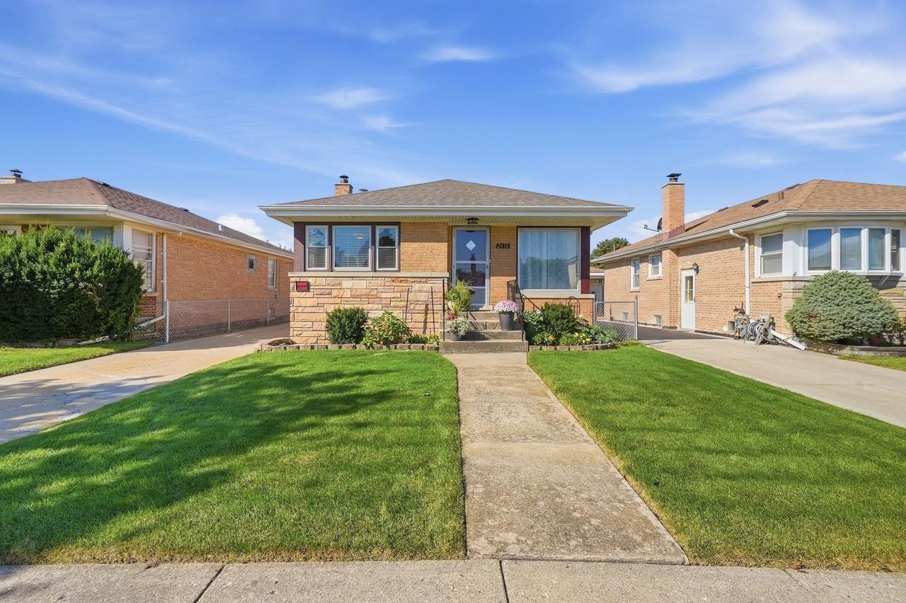 2416 Ernst St., Franklin Park, IL 60131