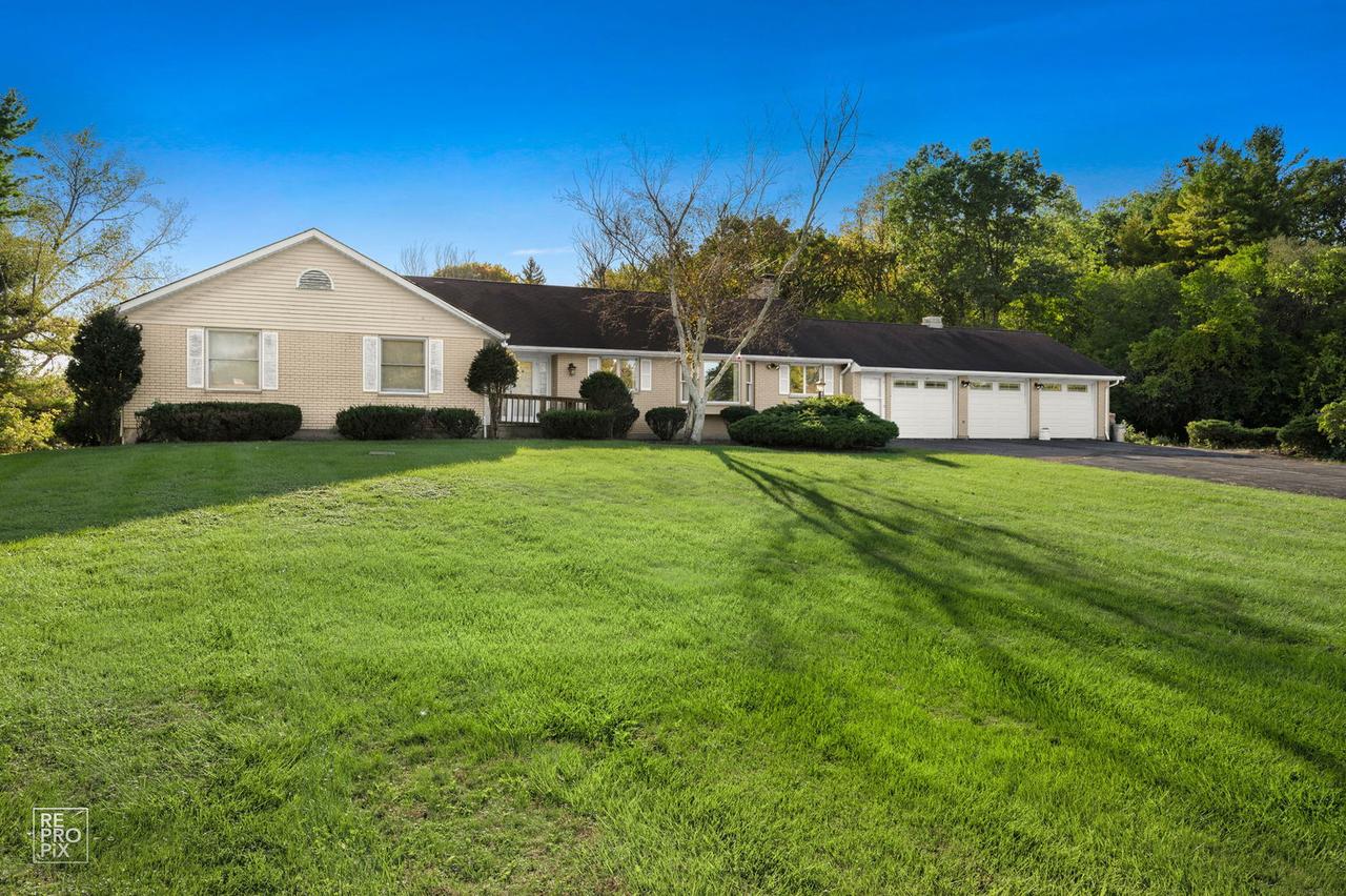 24844 N Cherokee Dr., Lake Barrington, IL 60010