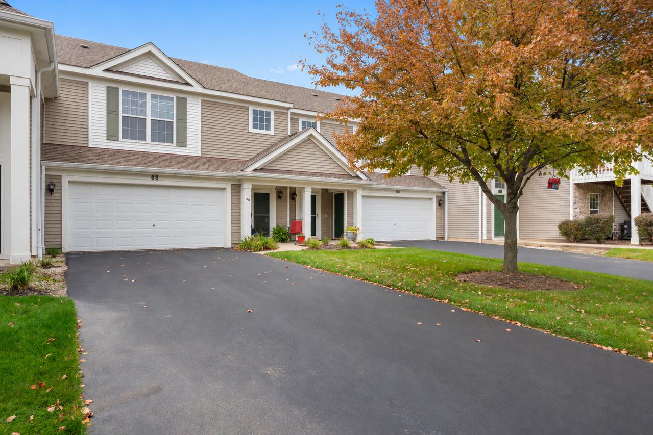 88 Johnson Ct., North Aurora, IL 60542