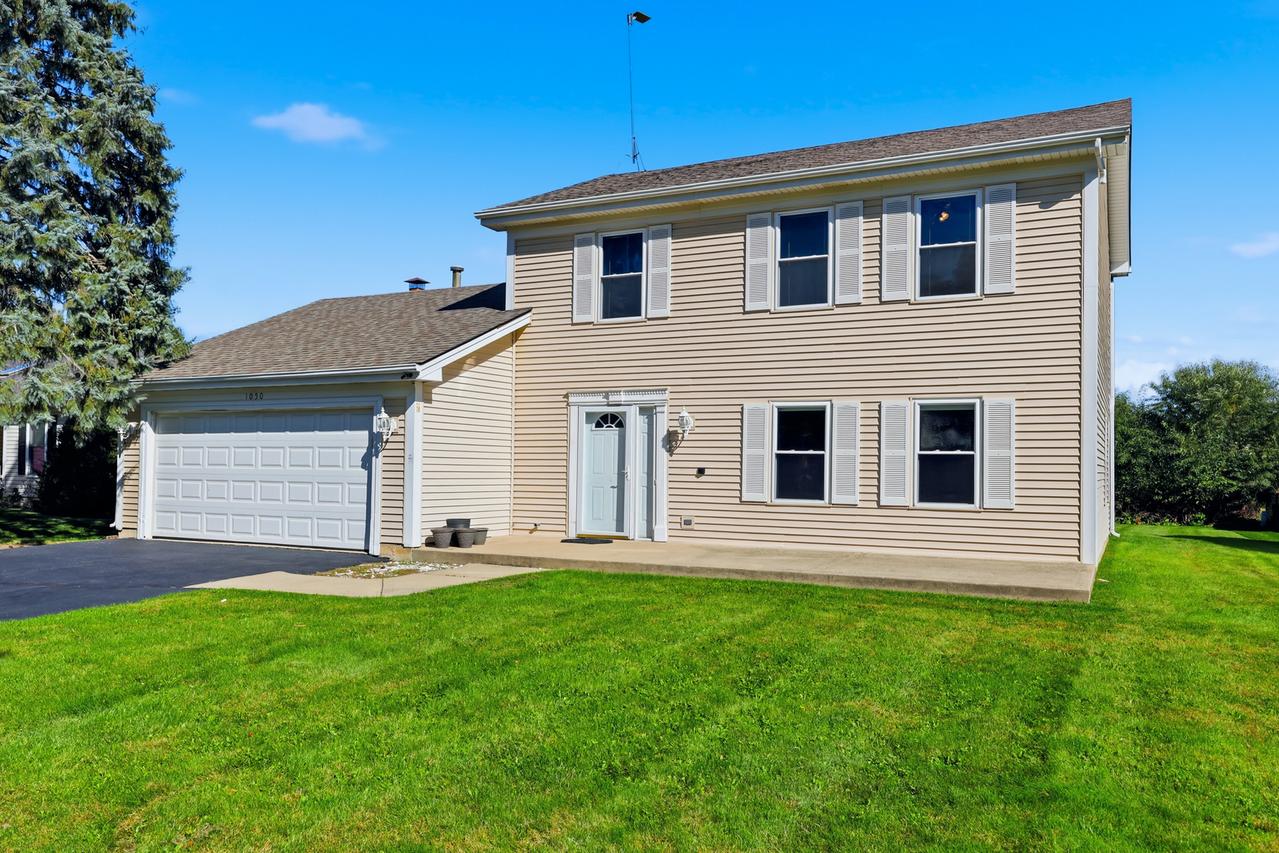 1050 Applewood Ln., Algonquin, IL 60102