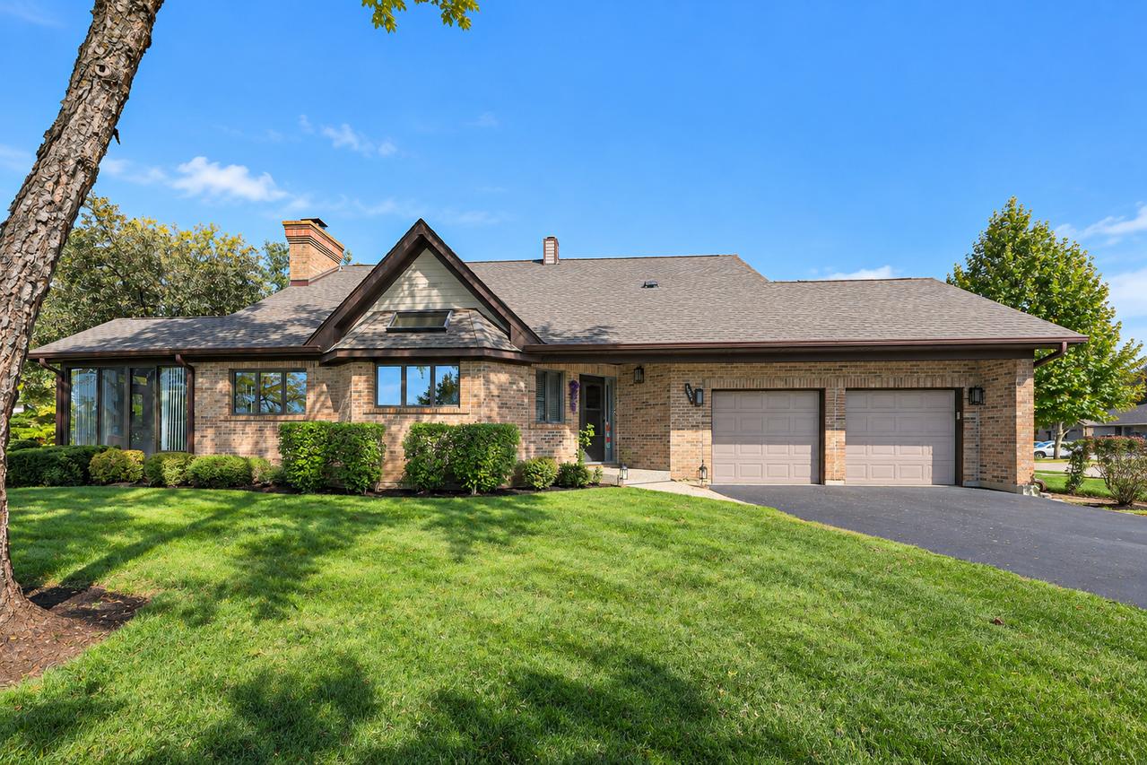 1801 Monterey Ct., Hoffman Estates, IL 60169