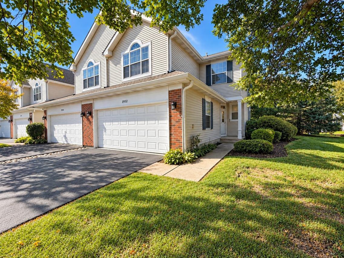 1932 Blackberry Ln., Hoffman Estates, IL 60169