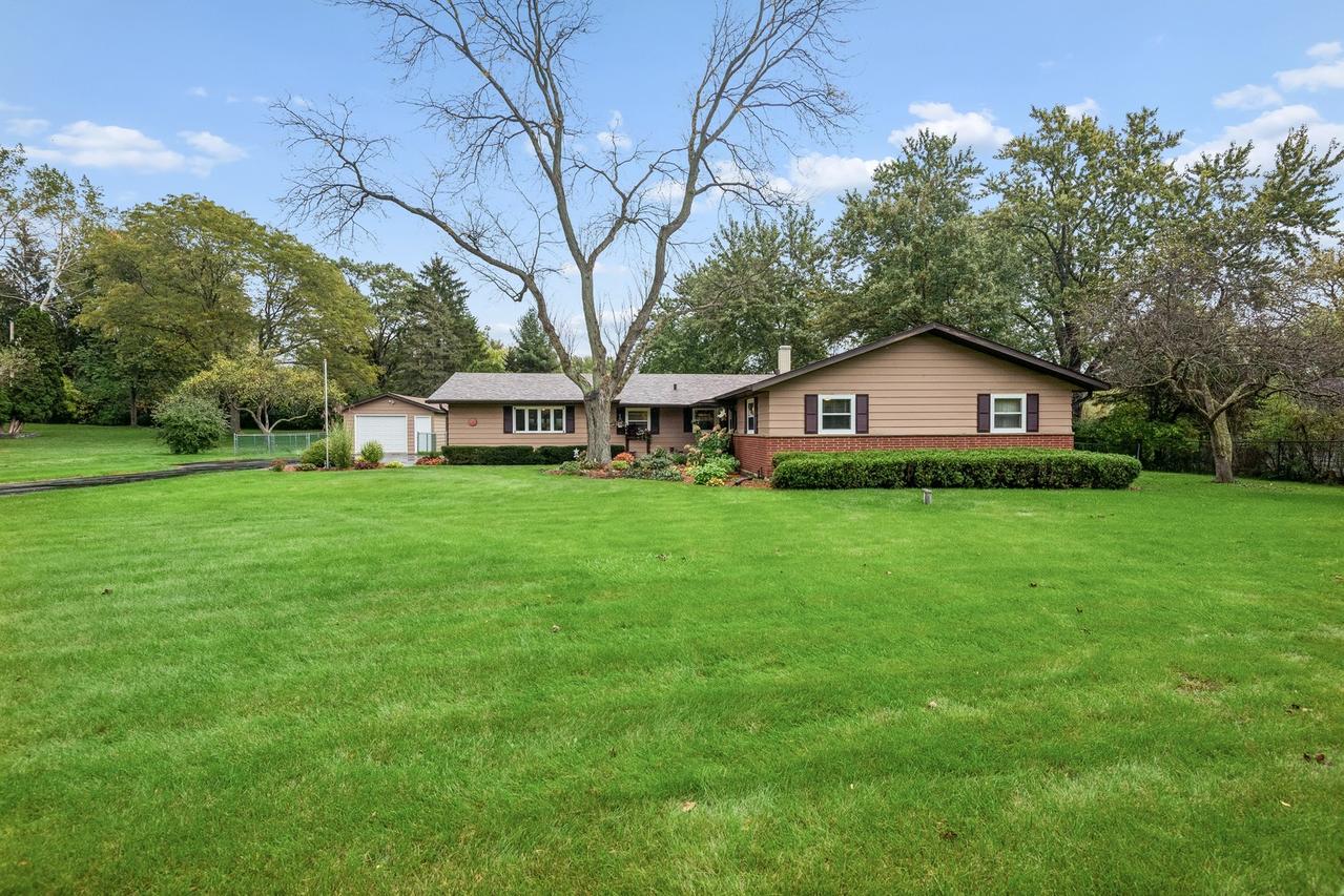 2228 Hanlon Rd., Libertyville, IL 60048