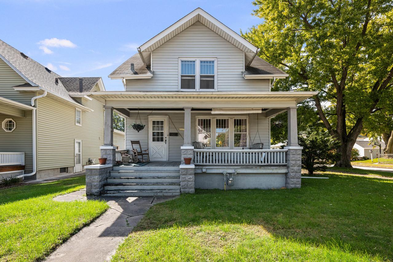 504 19th Ave., Moline, IL 61265