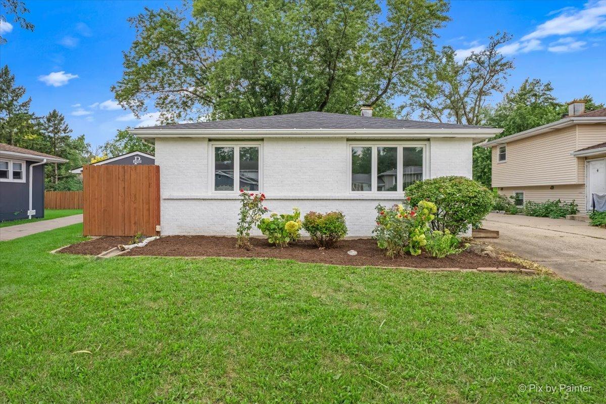 1N542 Goodrich Ave., Glen Ellyn, IL 60137