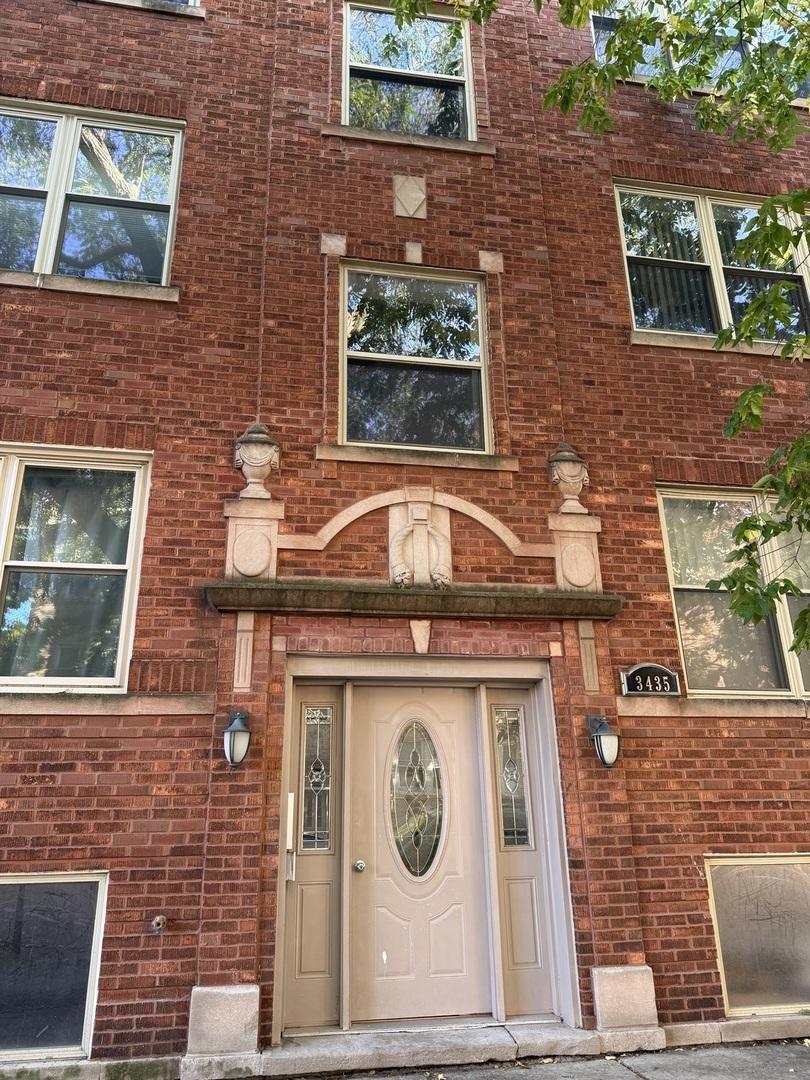 3435 W Berteau #3B, Chicago, IL 60618