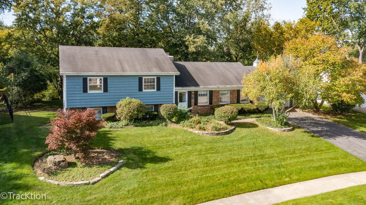 6S252 Cohasset Rd., Naperville, IL 60540